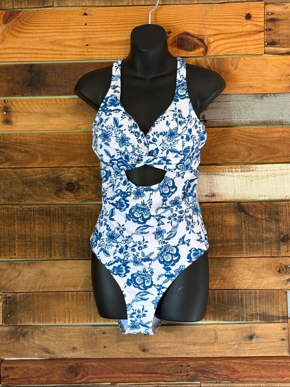 NWT AI’mage Twisted keyhole cutout Swimsuit
